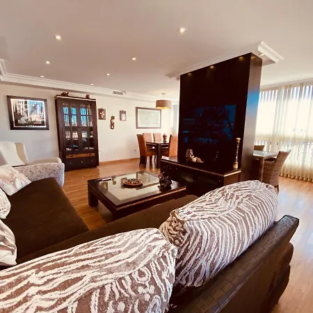 アパート Be Luxury 20 Mts From The ベニドルム